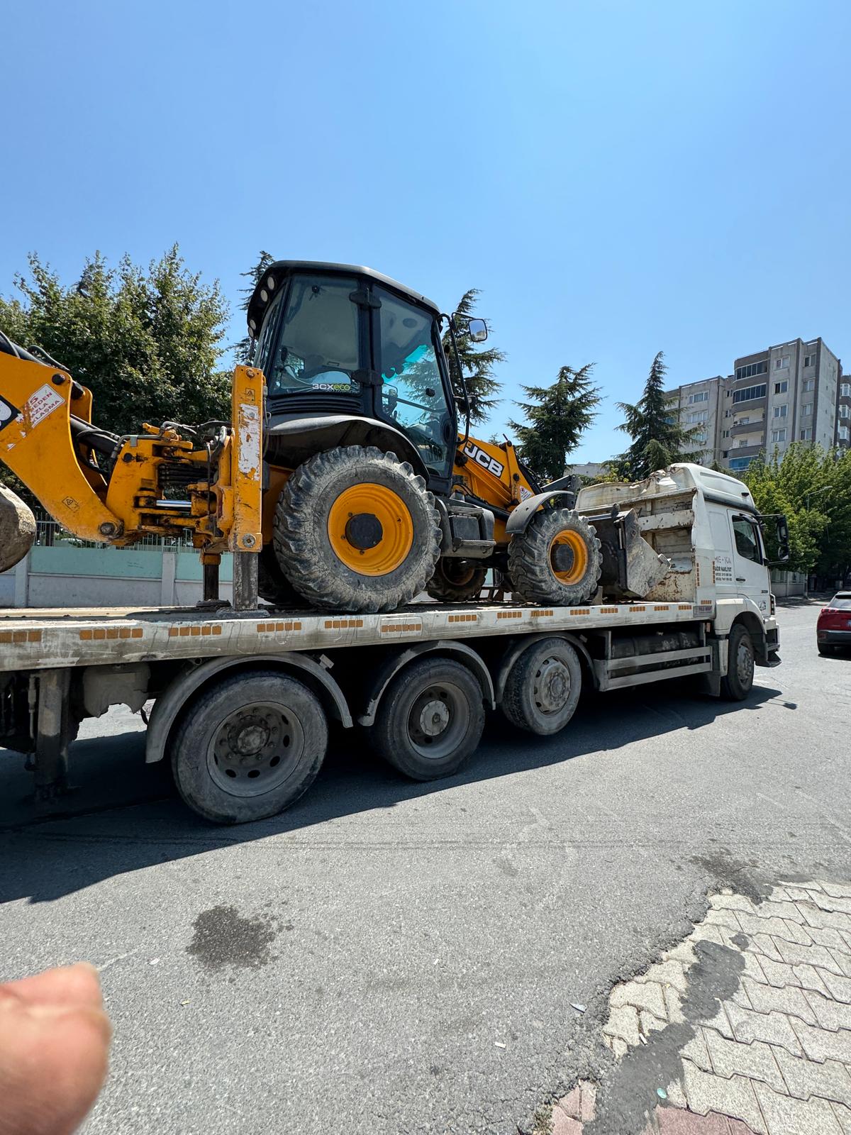 İş makinası kepçe çalışma